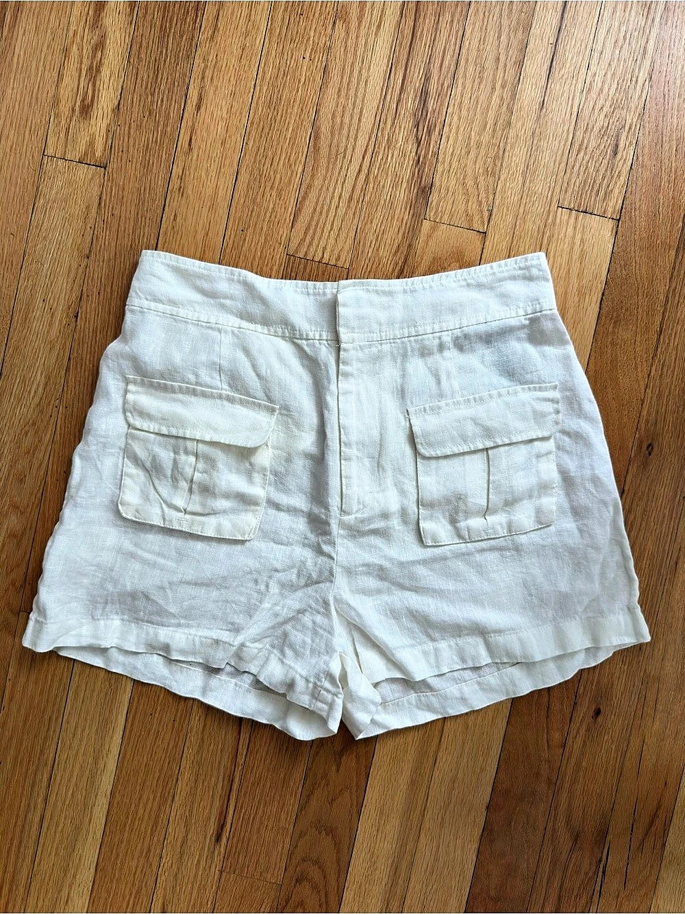 GUESS white linen shorts with pockets